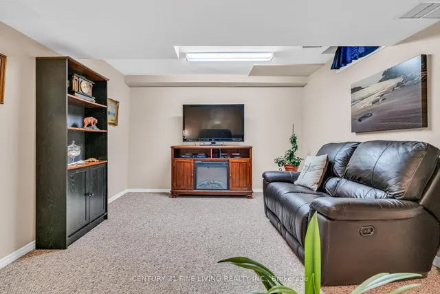 Additional image 45 of 50 Heathcliffe Sq