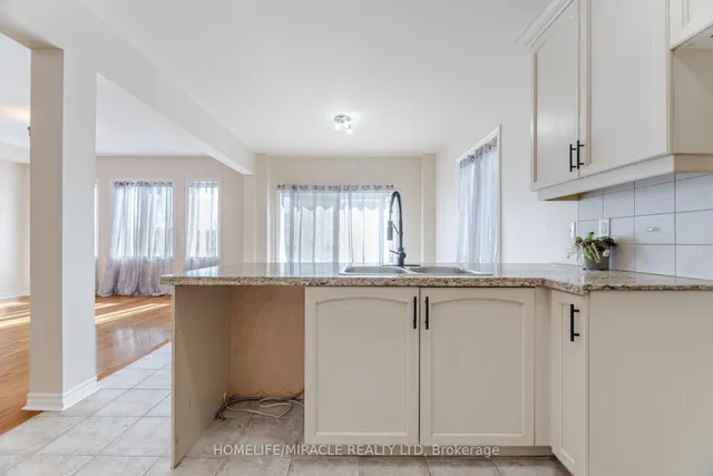 Additional image 22 of 18 Templeton Crt