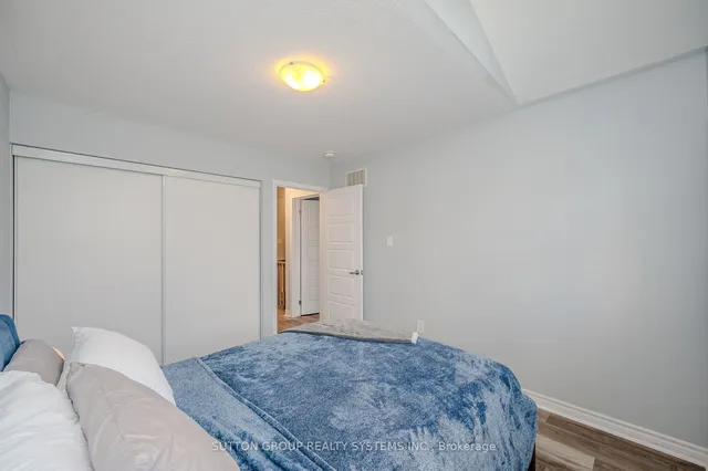 Additional image 13 of 230 Avonsyde Blvd Unit 37