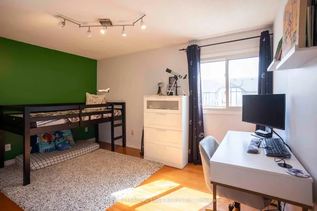 Additional image 17 of 2 Dailing Gate Unit 12