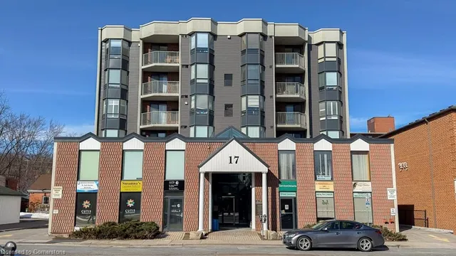 17 King St Unit 305