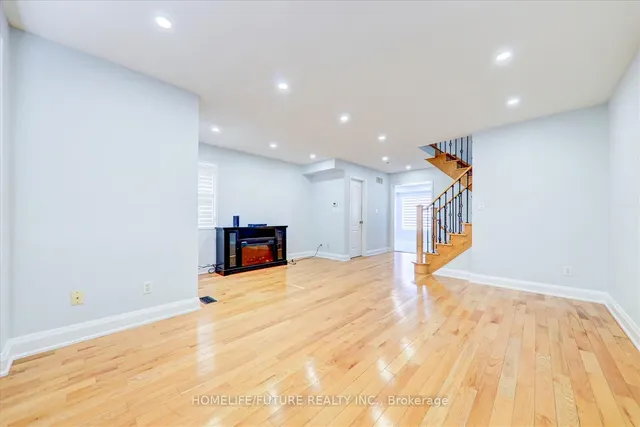 Additional image 7 of 30 Flatfield Terr