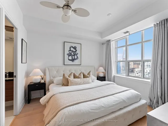 Additional image 10 of 438 Richmond St Unit 1406