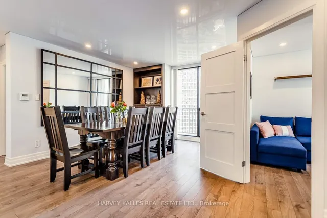 Additional image 16 of 33 Harbour Sq Unit 2440