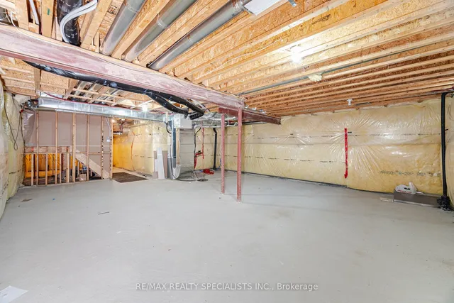 Additional image 40 of 31 Enford Cres