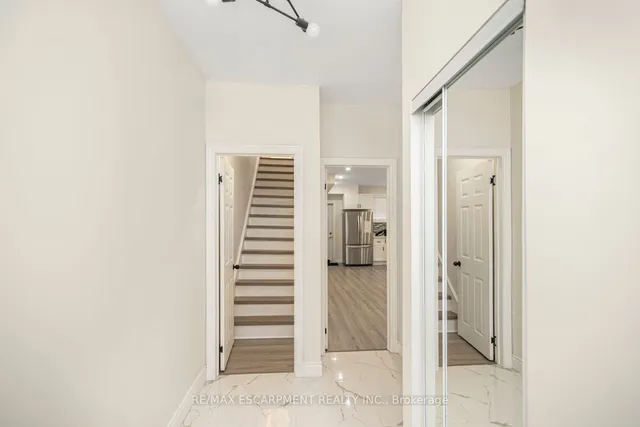 Additional image 5 of 922 Burlington St