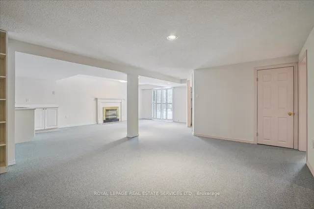 Additional image 32 of 2076 Pelee Blvd