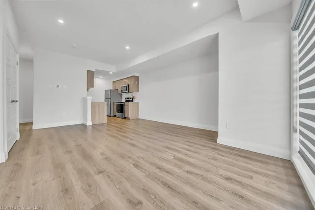 Additional image 9 of 600 Victoria St Unit 18