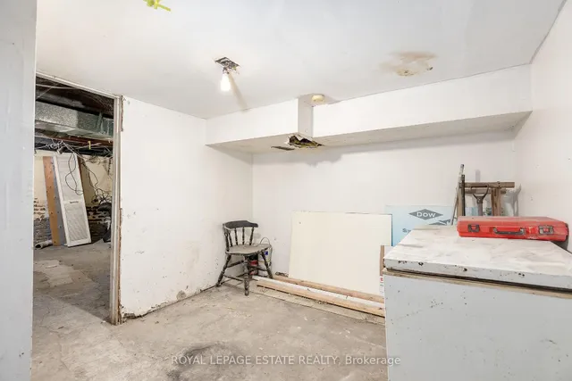 Additional image 18 of 876 Eastern Ave