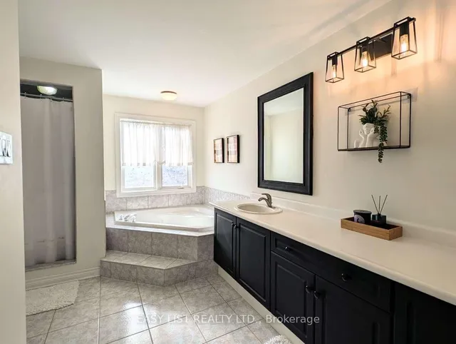 Additional image 35 of 12 Strathroy Cres