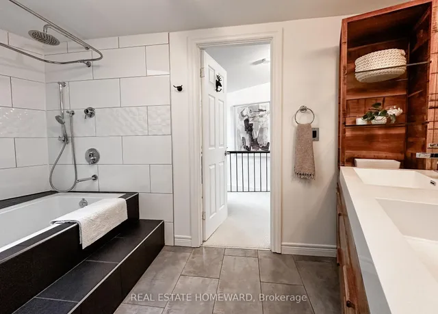 Additional image 18 of 211 Hamilton St