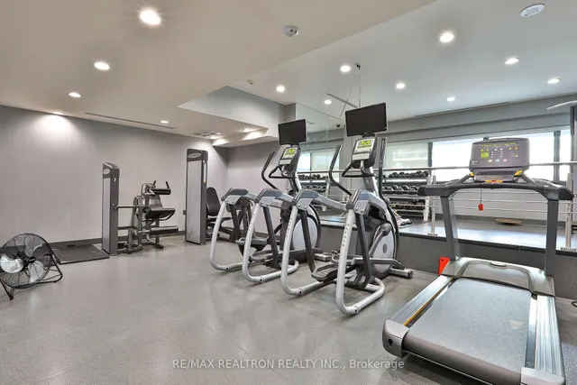 Additional image 21 of 17 Kenaston Gdns Unit 816