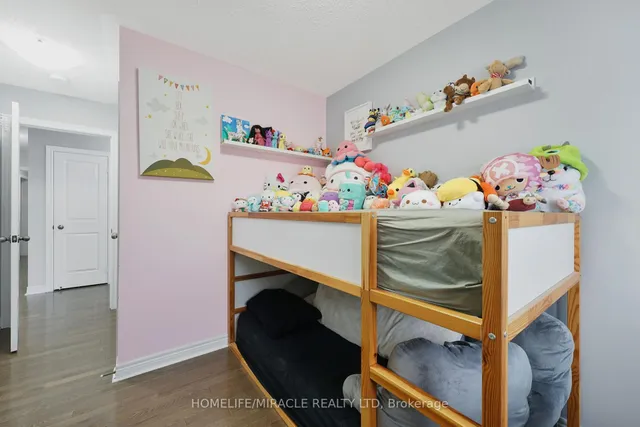 Additional image 27 of 36 Bernadino St