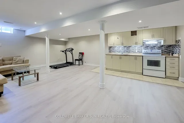 Additional image 35 of 112 Meadow Wood Cres