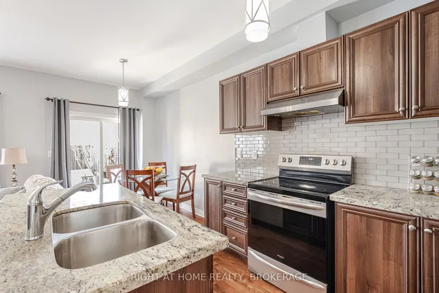 Additional image 18 of 11 Pomell Tr