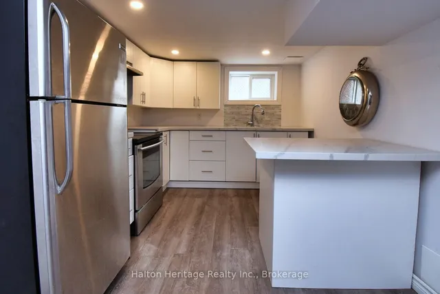 Additional image 39 of 129 Eastbourne Ave