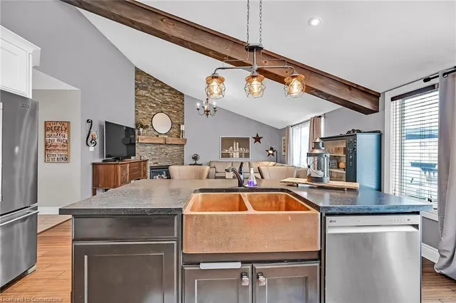 Additional image 8 of 3 Magenta Crt