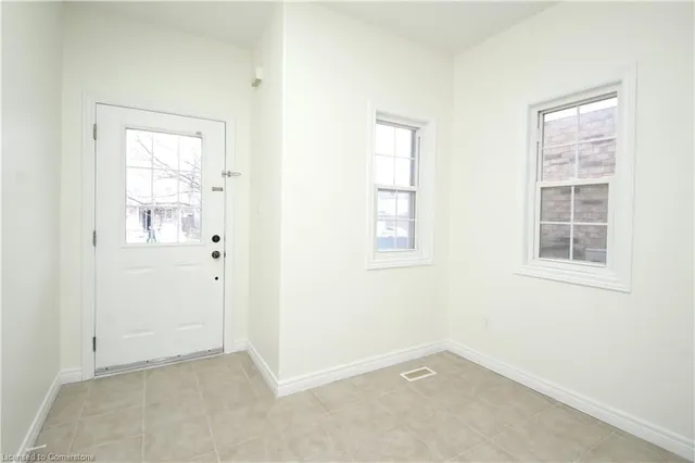 Additional image 5 of 38 Verona St