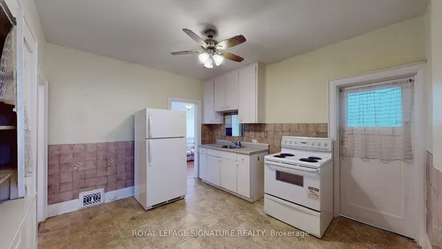 Additional image 13 of 1625 Keele St