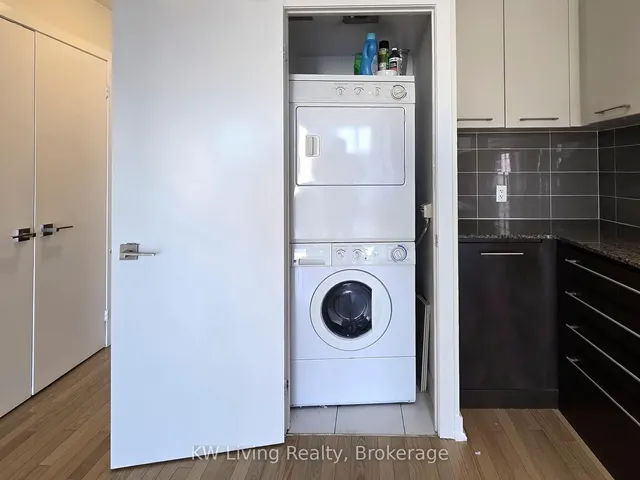 Additional image 13 of 770 Bay St Unit 1403