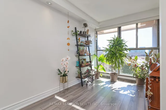 Additional image 18 of 65 Scadding Ave Unit 610