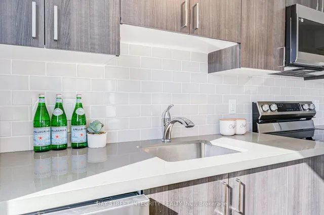 Additional image 15 of 556 Marlee Ave Unit 205