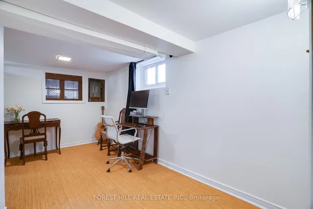 Additional image 30 of 139 Kenwood Ave