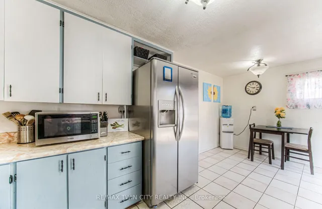 Additional image 25 of 87 6 Ave