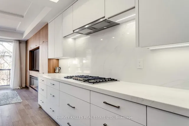 Additional image 19 of 194 Sheldrake Blvd