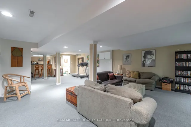 Additional image 30 of 69 Parkside Dr