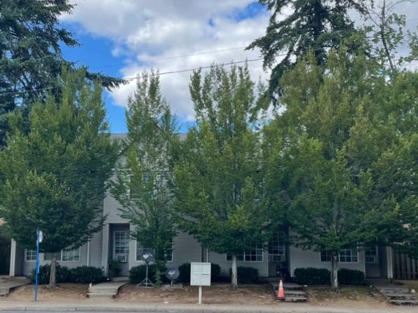 15121 SE Stark St, Portland, OR 97233