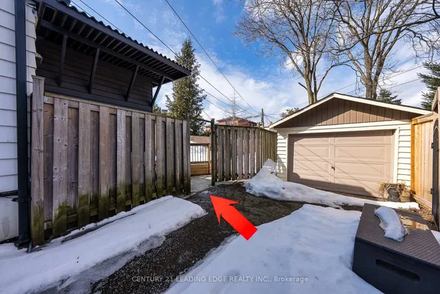 Additional image 40 of 32 Mortimer Ave