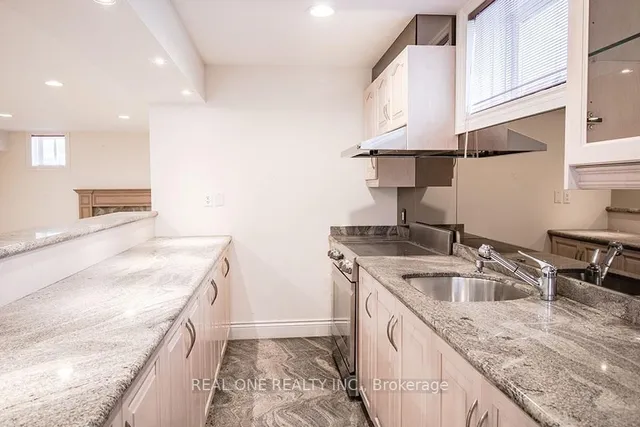 Additional image 34 of 50 Yorkminster Rd