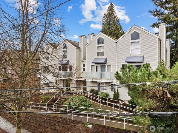 9221 Interlake Avenue N UNIT 208, Seattle, WA 98103