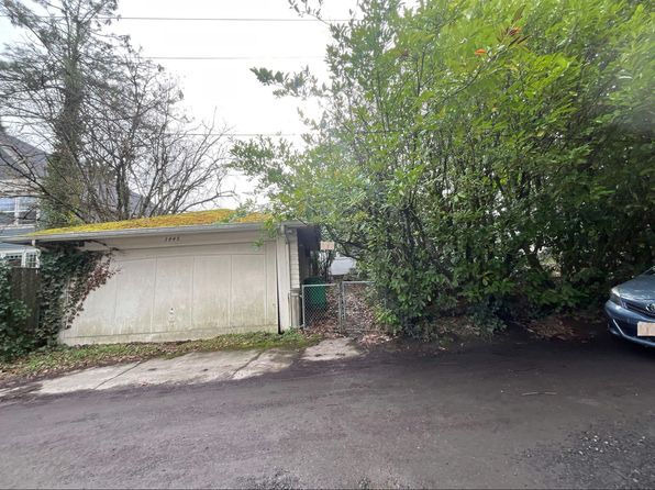 3448 SW Canby St, Portland, OR 97219