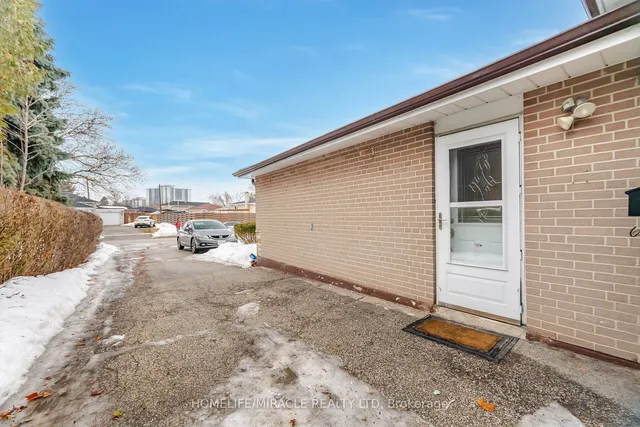 Additional image 5 of 23 Strathavon Dr