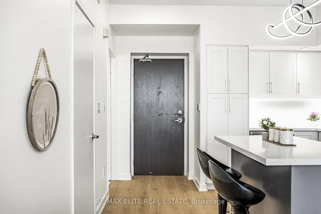 Additional image 7 of 25 Capreol Crt Unit 3805