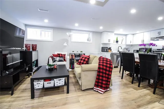 Additional image 25 of 176 East 43rd St