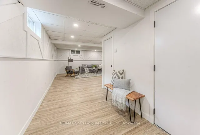 Additional image 17 of 92 Timberlane Cres