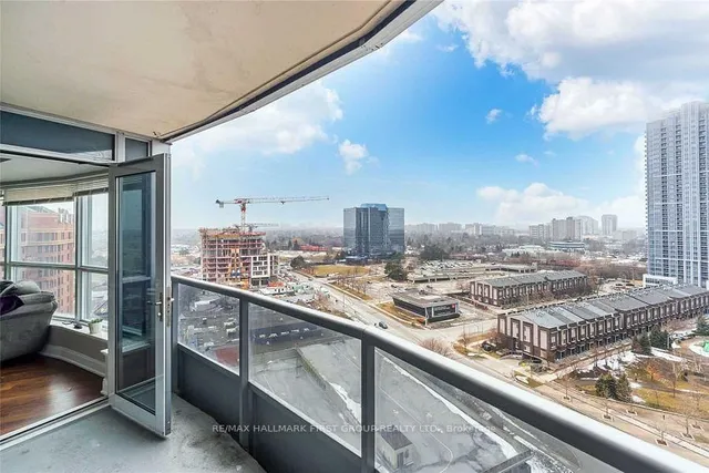 Additional image 29 of 125 Village Green Sq Unit 1409