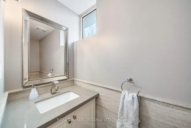 Additional image 10 of 194 Lee Ave