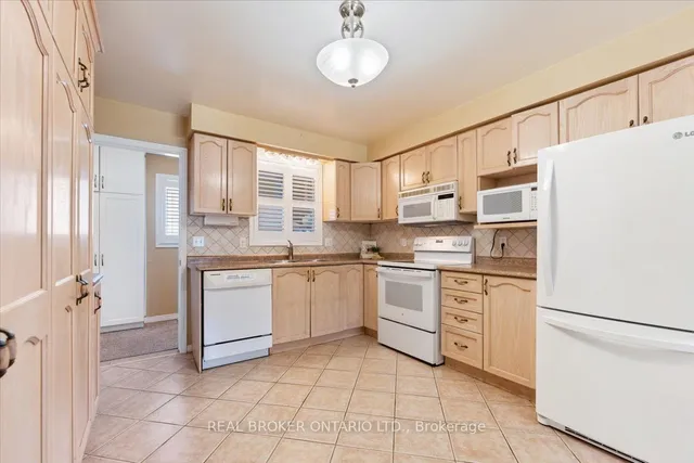 Additional image 9 of 47 MASSENA Dr