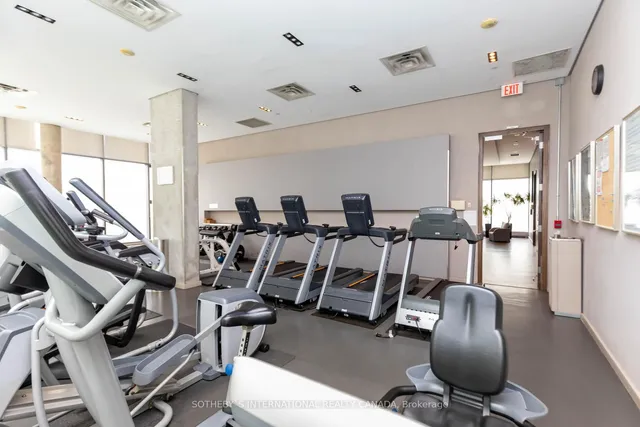 Additional image 29 of 33 Lombard St Unit 2703