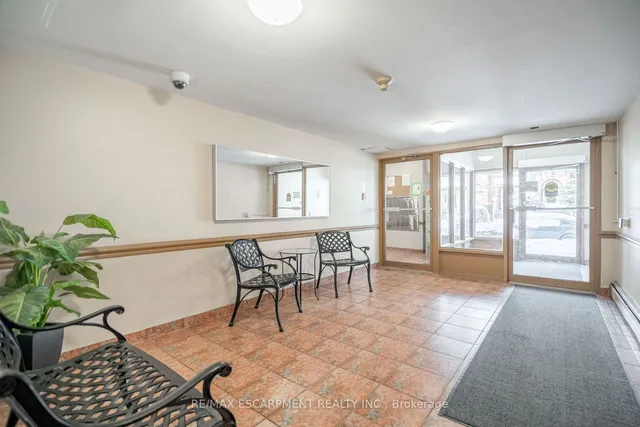 Additional image 25 of 141 Catharine St Unit 103