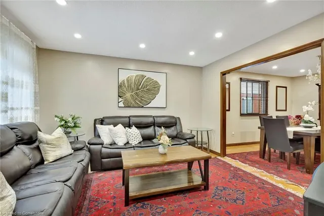 Additional image 7 of 19 Janet Crt