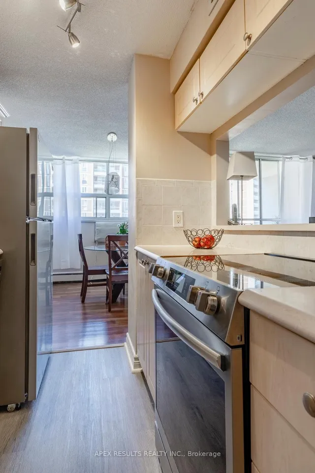 Additional image 25 of 1950 Main St Unit 405