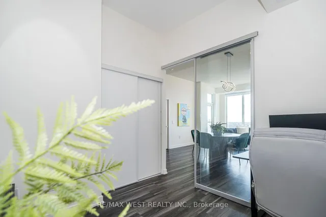 Additional image 22 of 859 The Queensway N/A Unit 813