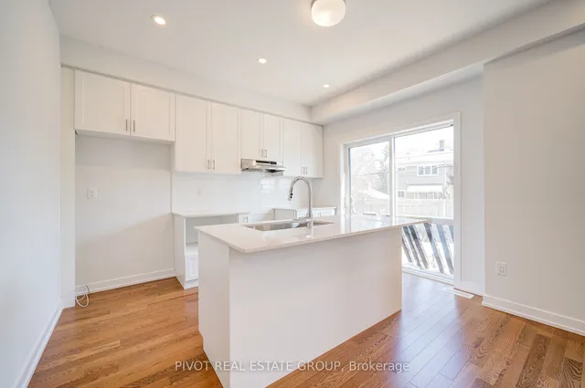 Additional image 15 of 27 Danielle Moore Circ