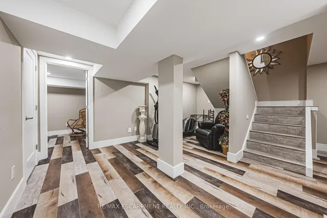 Additional image 36 of 103 Broughton Ave