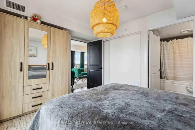 Additional image 29 of 30 Meadowglen Pl Unit 1905